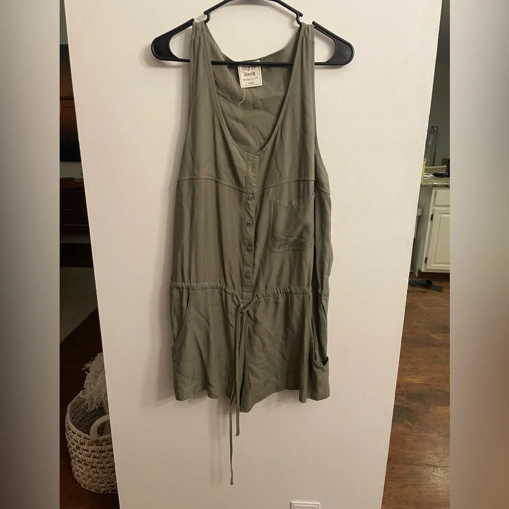 Army Green Style Rack Romper L - Picture 1 of 3